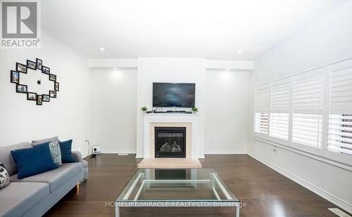 978 Barton Way, Innisfil, ON - Indoor Photo Showing Living Room With Fireplace