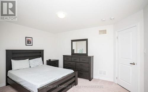978 Barton Way, Innisfil, ON - Indoor Photo Showing Bedroom