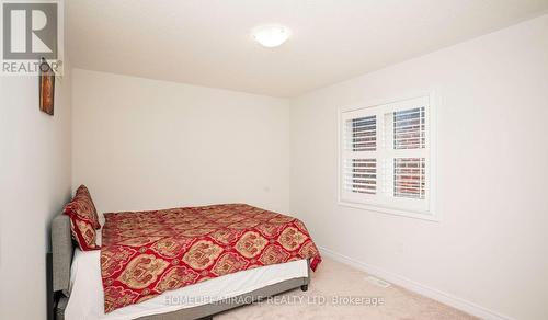 978 Barton Way, Innisfil, ON - Indoor Photo Showing Bedroom