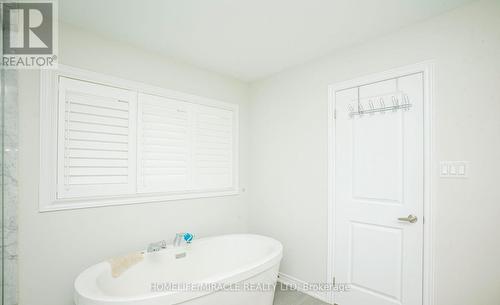 978 Barton Way, Innisfil, ON - Indoor Photo Showing Bathroom