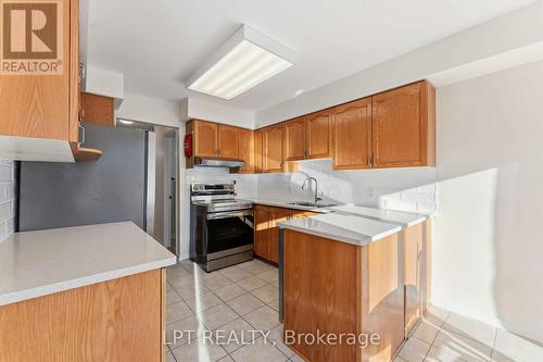 49 Pennard Way, Ottawa, ON - Indoor Photo Showing Kitchen
