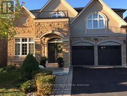 2489 WHISTLING SPRINGS CRESCENT Oakville (Wm Westmount), ON L6M 5G3