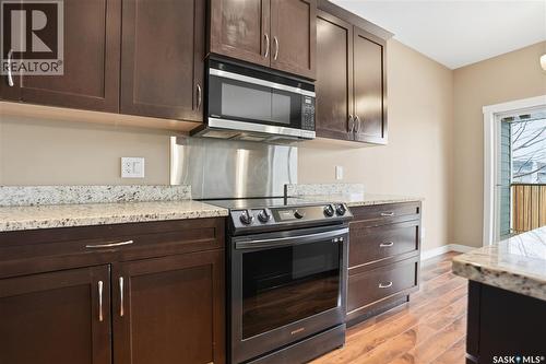 111 115 Shepherd Crescent, Saskatoon, SK - Indoor Photo Showing Kitchen