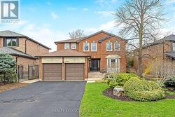 3099 HICKLING COURT  Mississauga, ON L5N 4X9