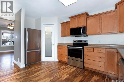 211 N Avenue N, Saskatoon, SK - Indoor Photo Showing Kitchen