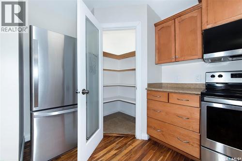 211 N Avenue N, Saskatoon, SK - Indoor Photo Showing Kitchen