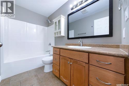 211 N Avenue N, Saskatoon, SK - Indoor Photo Showing Bathroom