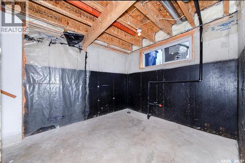 211 N Avenue N, Saskatoon, SK - Indoor