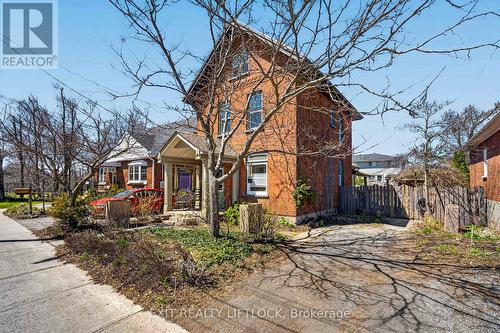 128 SUTHERLAND PLACE  Peterborough (Ashburnham Ward 4), ON K9H 1J1