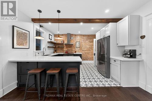 282 Park Street, Kitchener, ON - Indoor Photo Showing Kitchen With Upgraded Kitchen