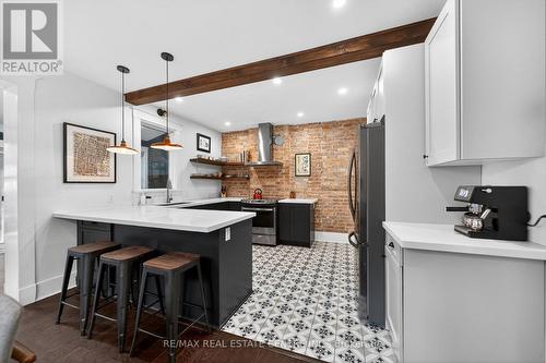 282 Park Street, Kitchener, ON - Indoor Photo Showing Kitchen