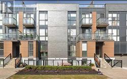 802 - 370 WALLACE AVENUE Toronto, ON M6P 3P2