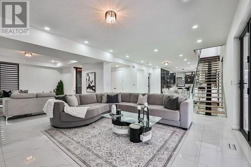 4511 Guelph Line, Burlington, ON - Indoor Photo Showing Living Room