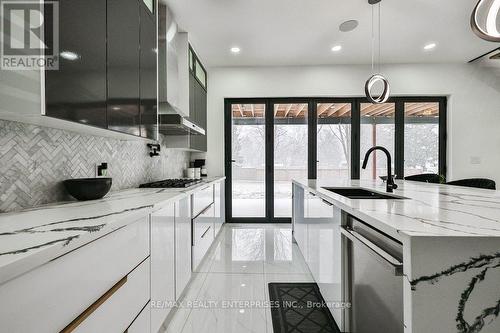 4511 Guelph Line, Burlington, ON - Indoor Photo Showing Kitchen With Upgraded Kitchen