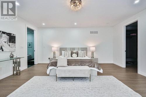 4511 Guelph Line, Burlington, ON - Indoor Photo Showing Bedroom