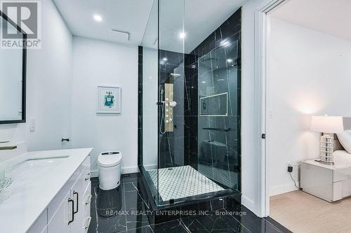 4511 Guelph Line, Burlington, ON - Indoor Photo Showing Bathroom
