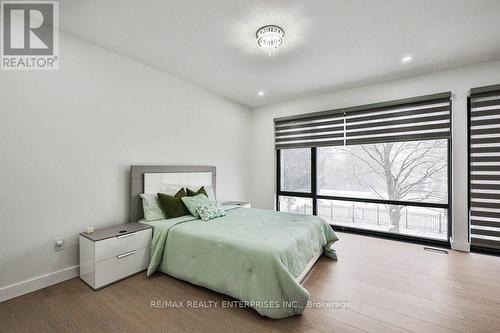 4511 Guelph Line, Burlington, ON - Indoor Photo Showing Bedroom