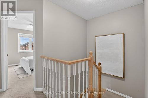 7048 Frontier Ridge, Mississauga, ON - Indoor Photo Showing Other Room