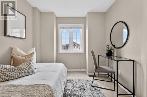 7048 Frontier Ridge, Mississauga, ON - Indoor Photo Showing Bedroom