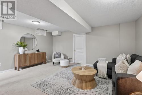 7048 Frontier Ridge, Mississauga, ON - Indoor
