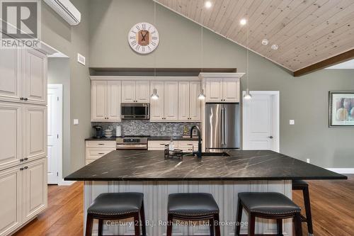 LARGE ISLAND - 291 Concession Road 8 E, Tiny, ON - Indoor Photo Showing Kitchen