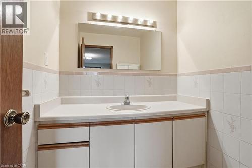 60 Rexford Drive, Hamilton, ON - Indoor Photo Showing Bathroom
