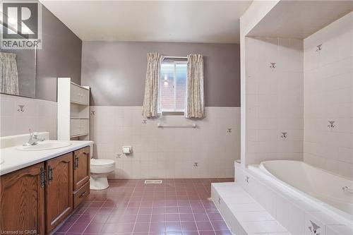 60 Rexford Drive, Hamilton, ON - Indoor Photo Showing Bathroom