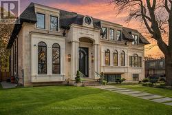 81 UPPER CANADA DRIVE Toronto, ON M2P 1S6