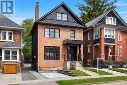 26 CAREY ROAD Toronto, ON M4S 1N8