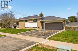 491 WARMINSTER Drive Oakville, ON L6L 4N4