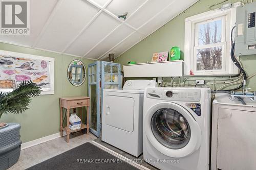 66 East 32Nd Street, Hamilton, ON - Indoor Photo Showing Laundry Room