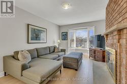 Bonus room with beautiful bay window - 