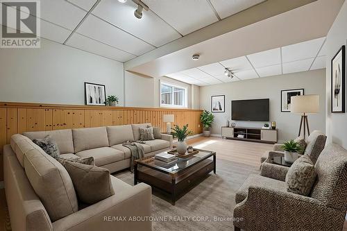 25 - 365 Pioneer Drive, Kitchener, ON - Indoor Photo Showing Living Room