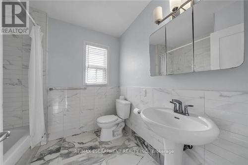 8 Shynal Avenue, Hamilton, ON - Indoor Photo Showing Bathroom