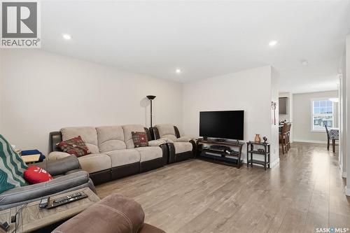 556 Pringle Crescent, Saskatoon, SK - Indoor Photo Showing Living Room