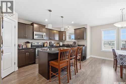 556 Pringle Crescent, Saskatoon, SK - Indoor Photo Showing Kitchen With Upgraded Kitchen