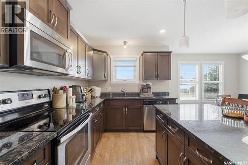 556 Pringle Crescent, Saskatoon, SK - Indoor Photo Showing Kitchen