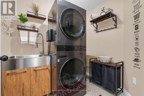 11 Red Cedar Lane, Essa, ON - Indoor Photo Showing Laundry Room