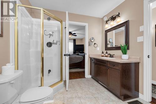 11 Red Cedar Lane, Essa, ON - Indoor Photo Showing Bathroom