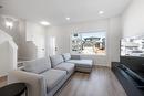 98 Twintree Way, Winnipeg, MB  - Indoor Photo Showing Living Room 