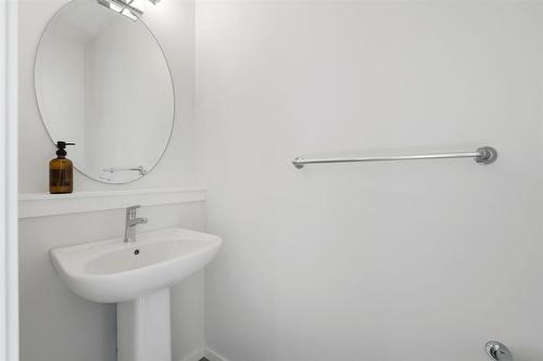 98 Twintree Way, Winnipeg, MB - Indoor Photo Showing Bathroom