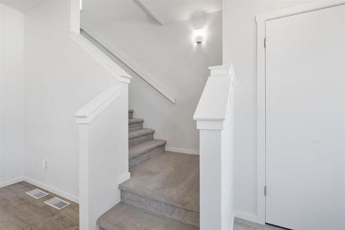 98 Twintree Way, Winnipeg, MB - Indoor Photo Showing Other Room