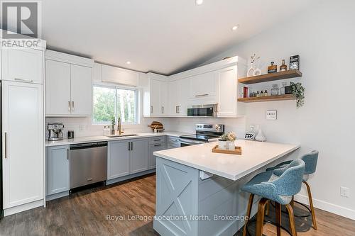 415 - 14 DAWSON DRIVE  Collingwood, ON L9Y 5B4