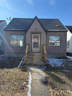 426 McKenzie ST  Winnipeg, MB R2W 5B5