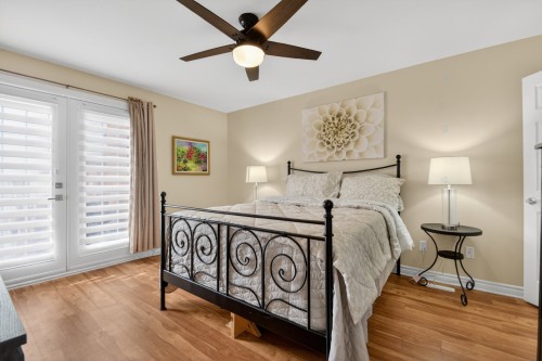 Master Bedroom - 301-223 Boul. Ste-Rose E., Laval (Auteuil), QC - Indoor Photo Showing Bedroom
