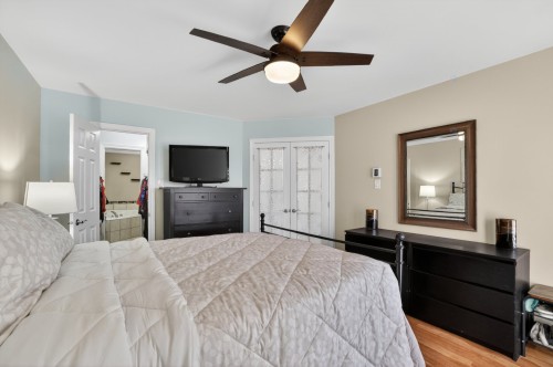 Master Bedroom - 301-223 Boul. Ste-Rose E., Laval (Auteuil), QC - Indoor Photo Showing Bedroom