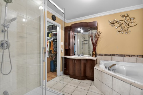 Master Bathroom - 301-223 Boul. Ste-Rose E., Laval (Auteuil), QC - Indoor Photo Showing Bathroom