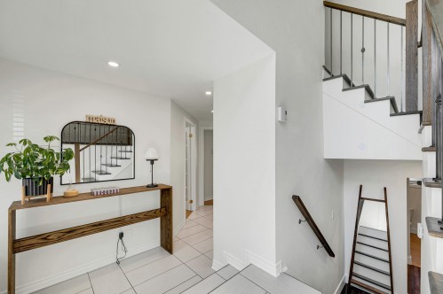 Hall d'entrée/Vestibule - 132 Av. Fraser, Lorraine, QC - Indoor Photo Showing Other Room