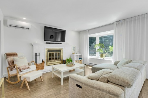 Salon - 132 Av. Fraser, Lorraine, QC - Indoor Photo Showing Living Room With Fireplace