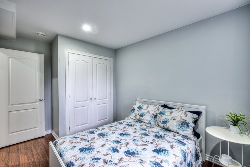 Bedroom - 596 Rue Étienne-Lavoie, Laval (Sainte-Dorothée), QC - Indoor Photo Showing Bedroom